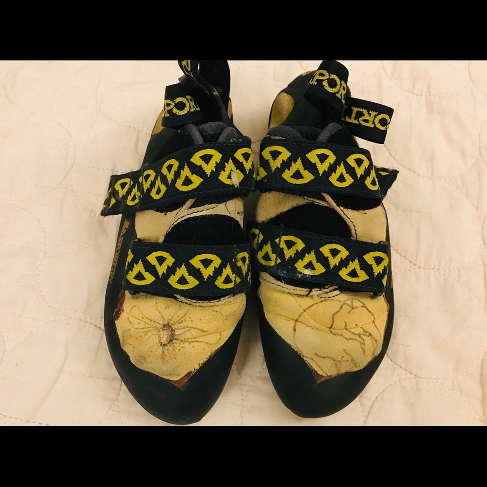 Women’s climbing shoes size 6